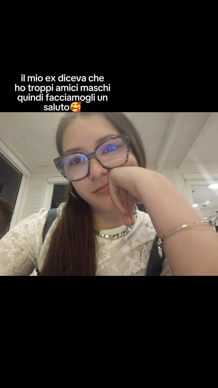 @V4L3_Y3p