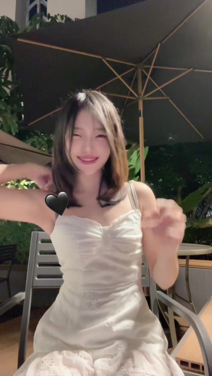 @anellecy