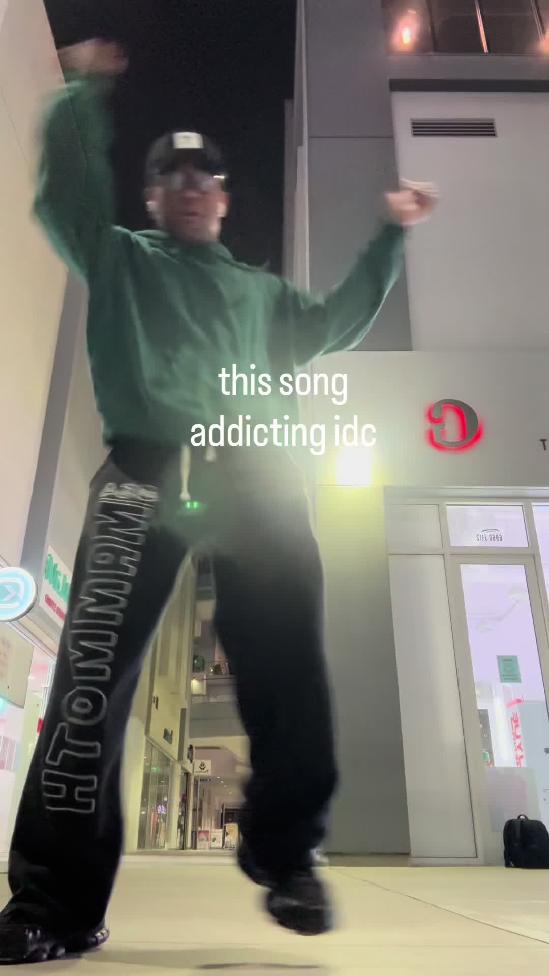 @romehatesparis