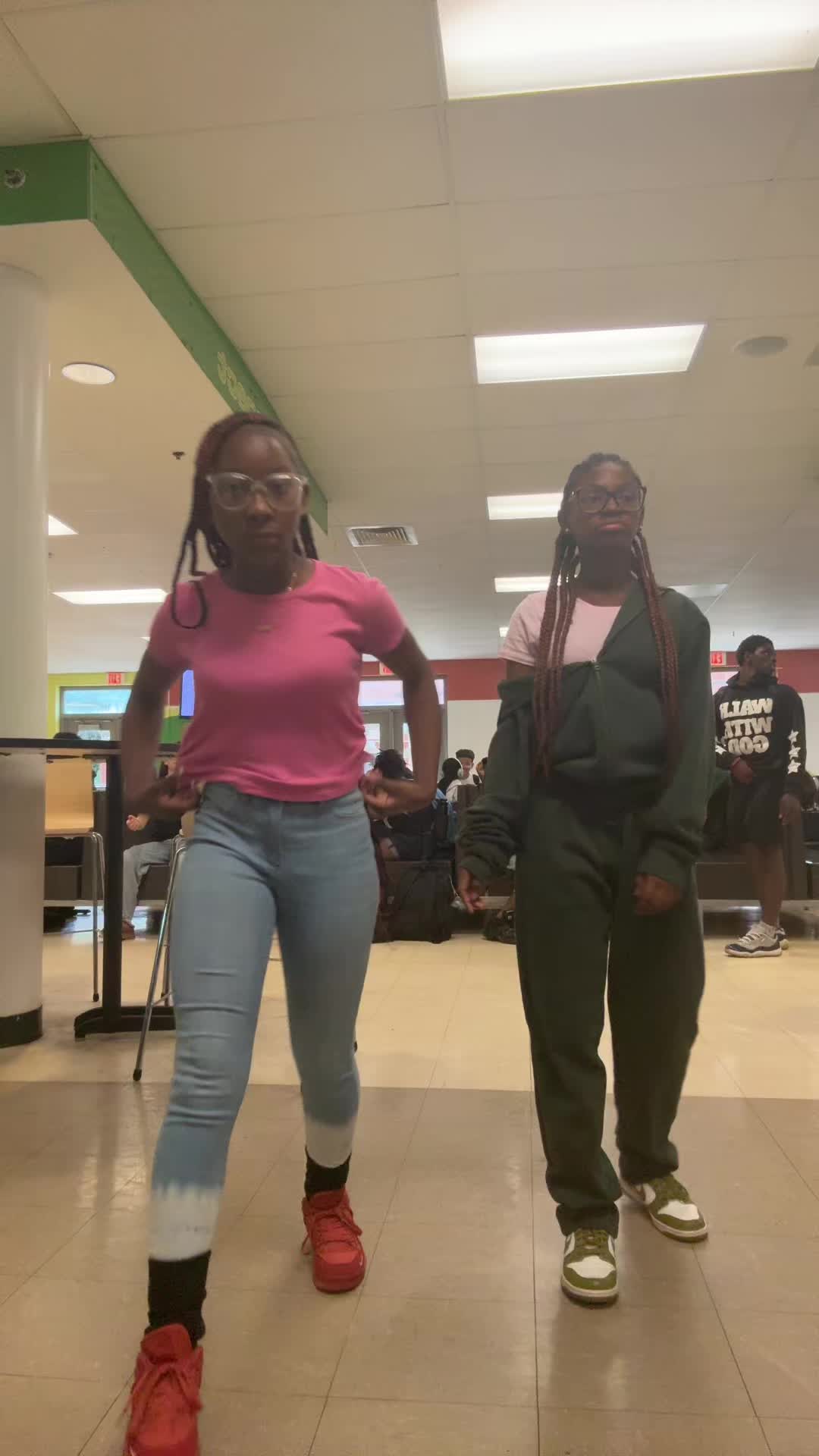 @Prettygirllexi1
