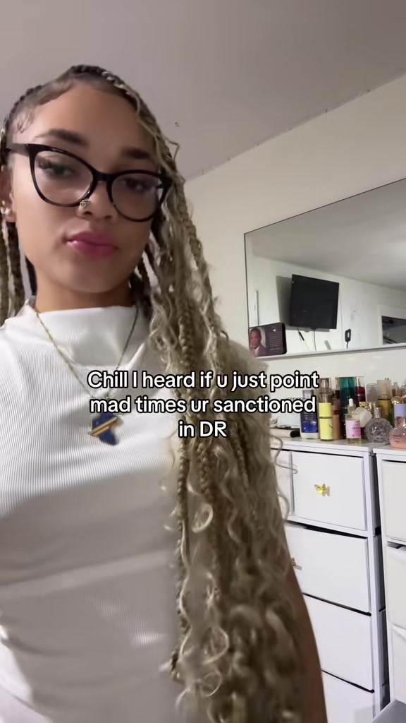 @👱🏽♀️