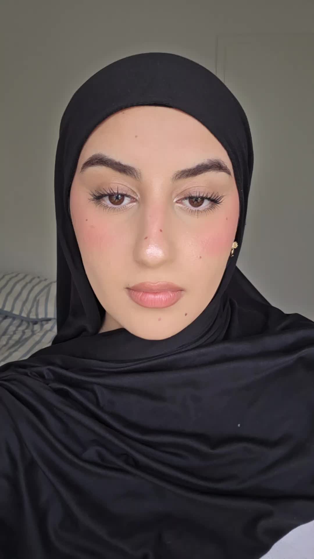 @✹