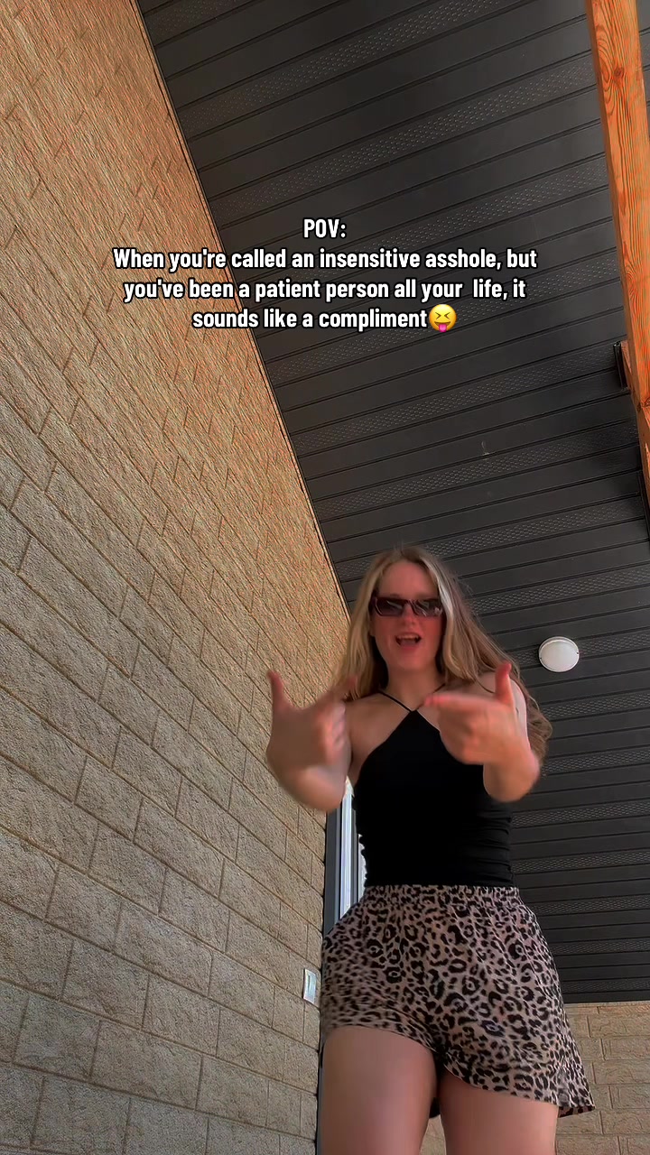 @VIKA🇦🇪🐱