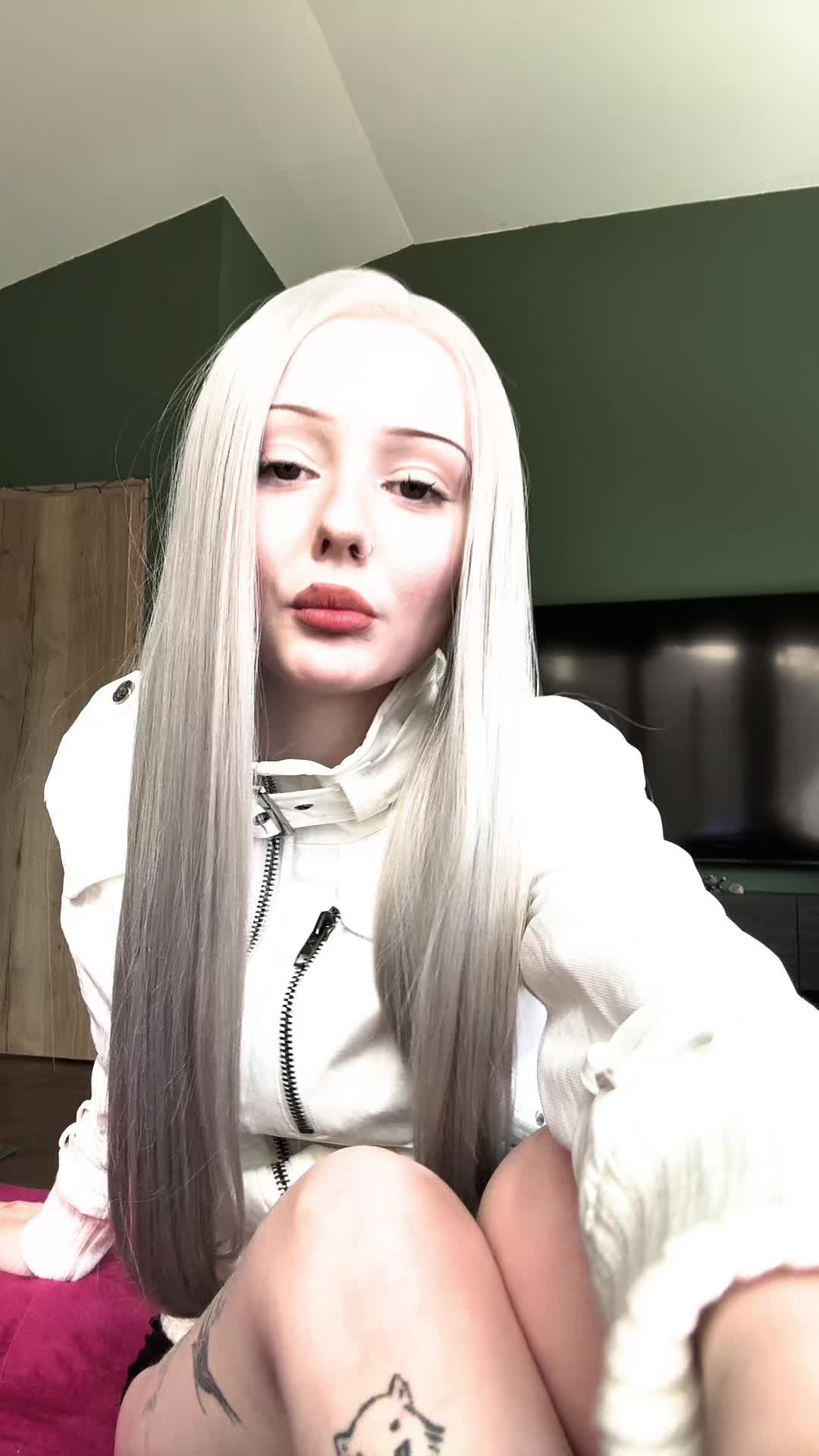 @𝘮𝘦𝘸☣︎