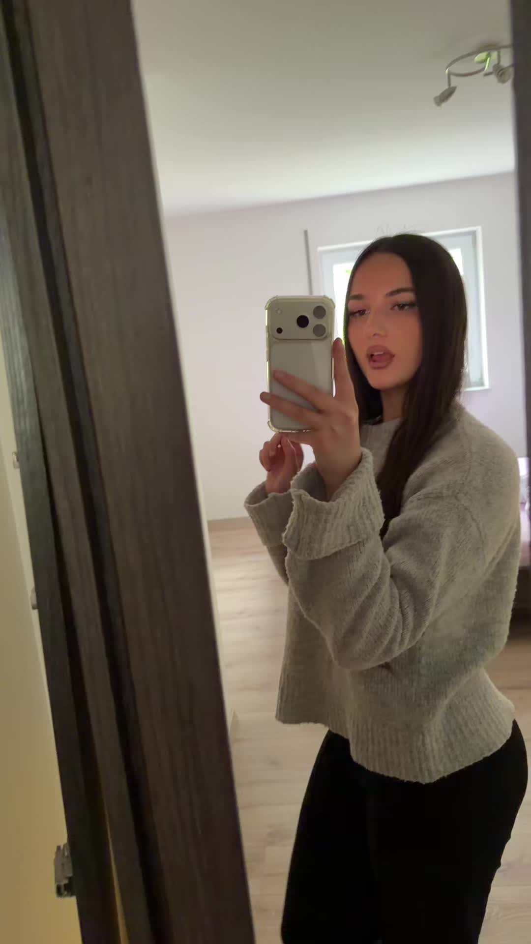 @𝐋𝐕