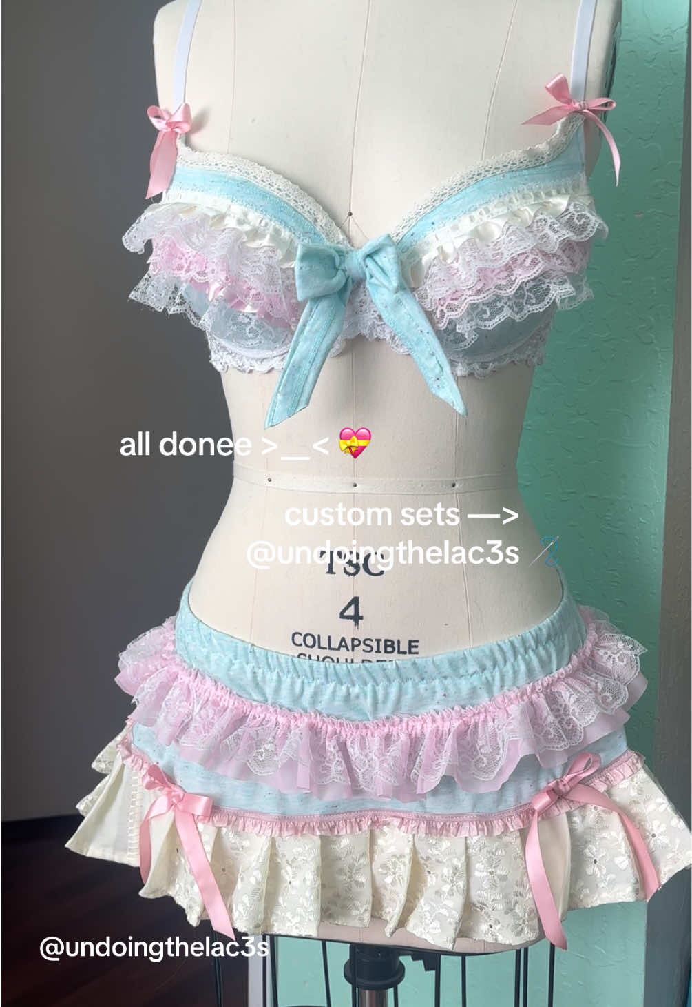 @undoing the laces 🧁🎀