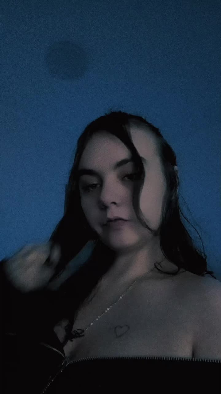@𝔇𝔢𝔫𝔦𝔰𝔢 ୨୧🧸🐍