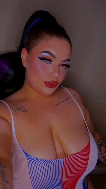 @Michaela (STAHM)💕☪️