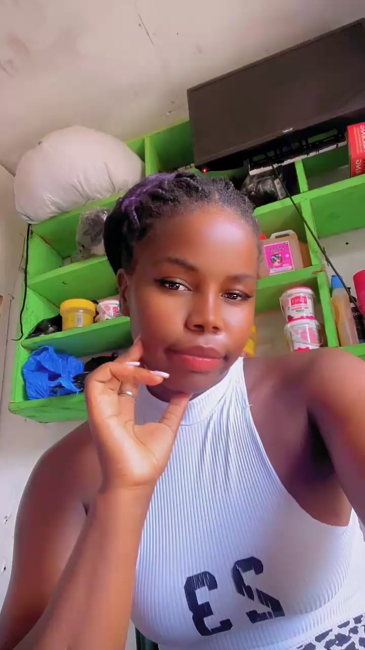 @CAPTION QUEEN 💙