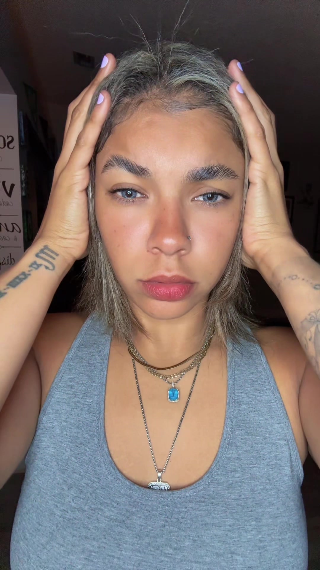 @queenvale_