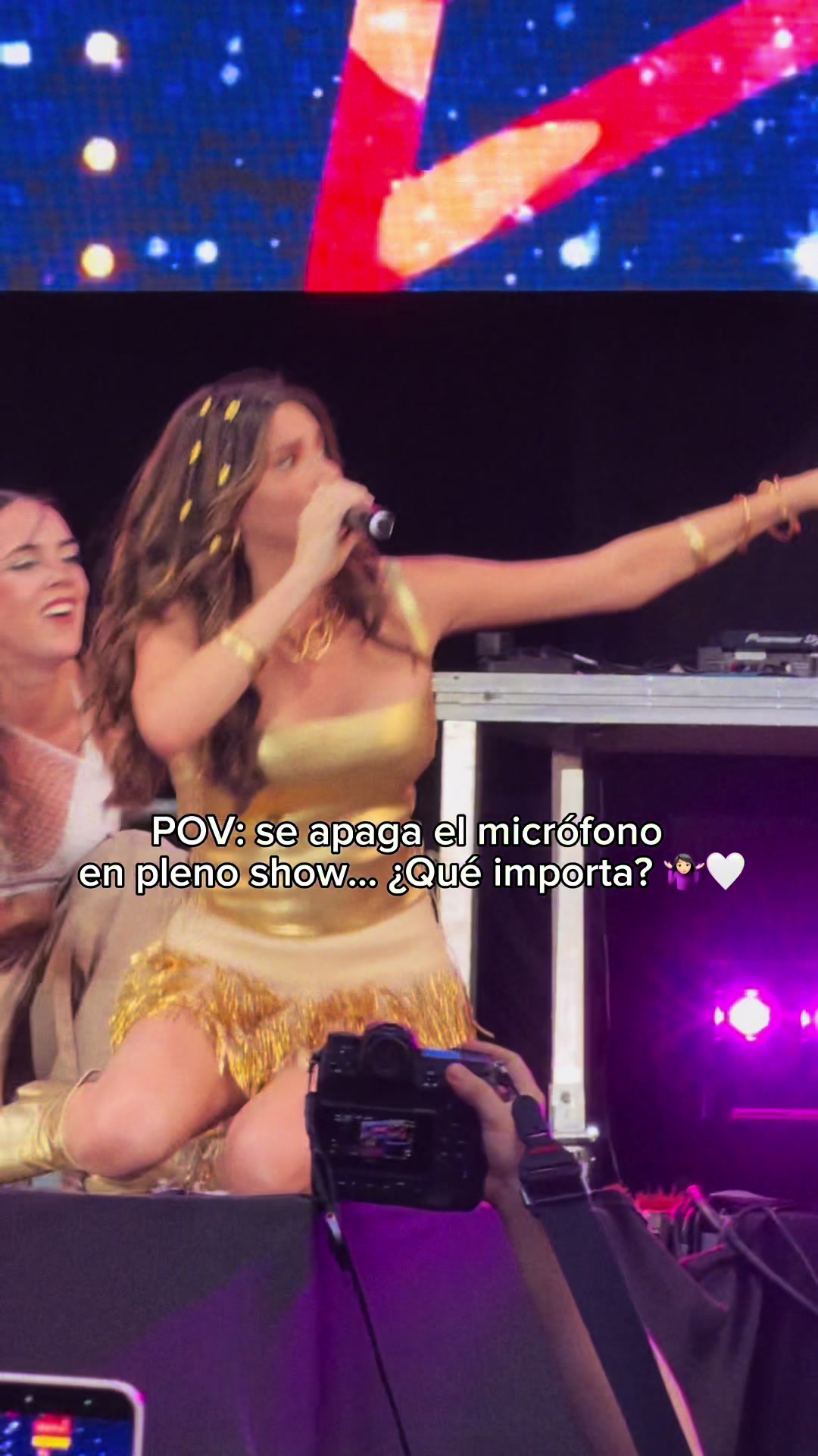 @Naíza