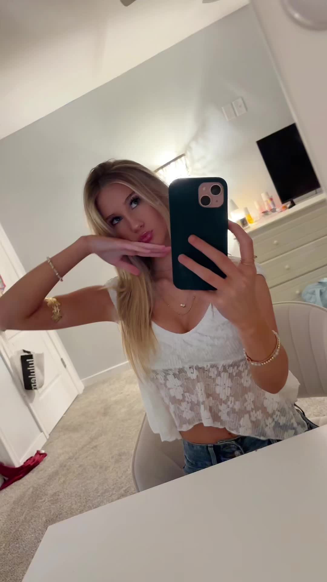 @️