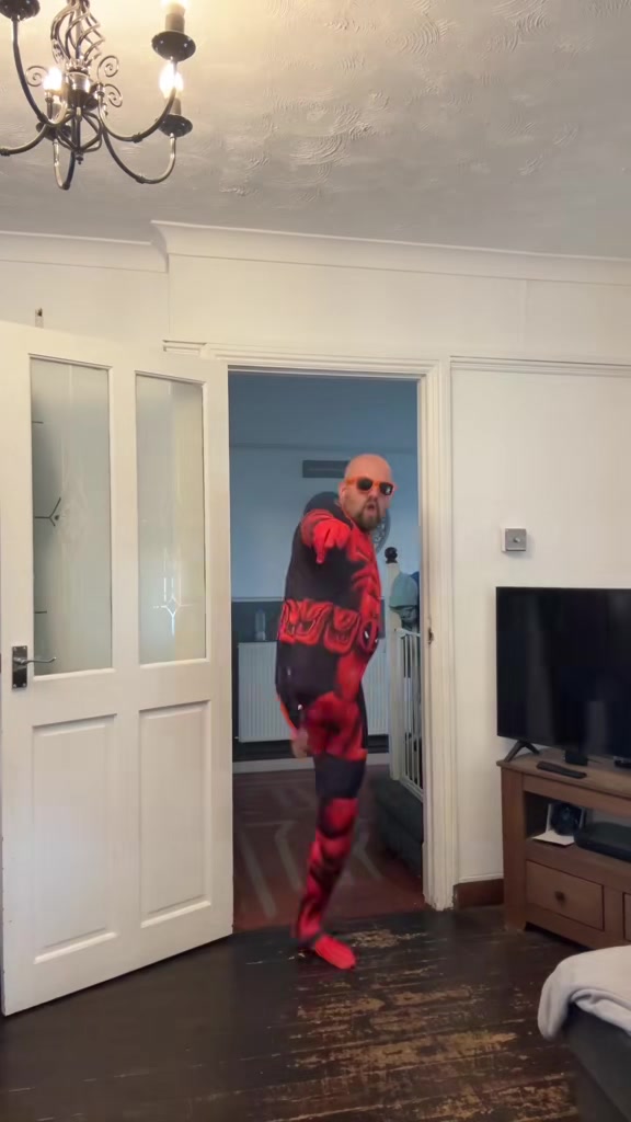 @1legdancer