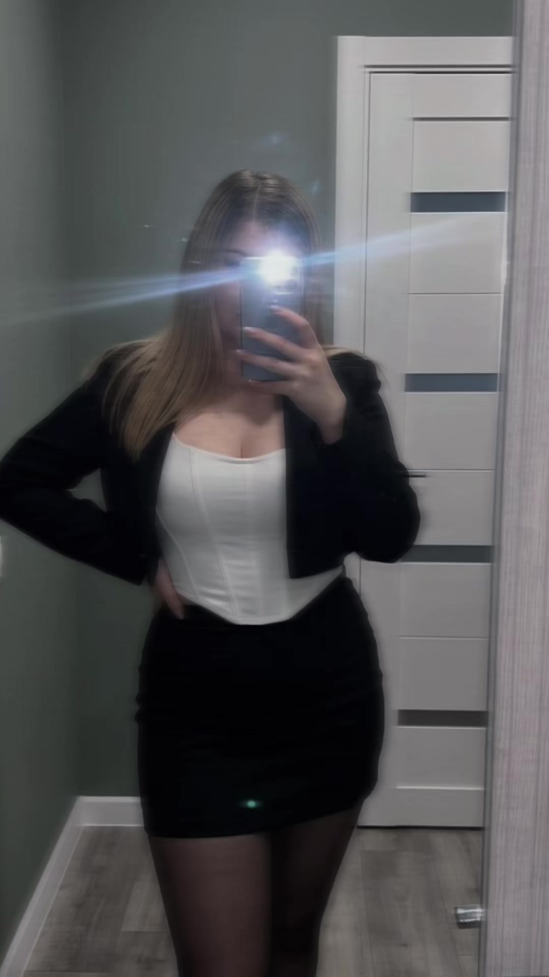 @𝔼𝕝𝕖𝕟𝕒 ✿