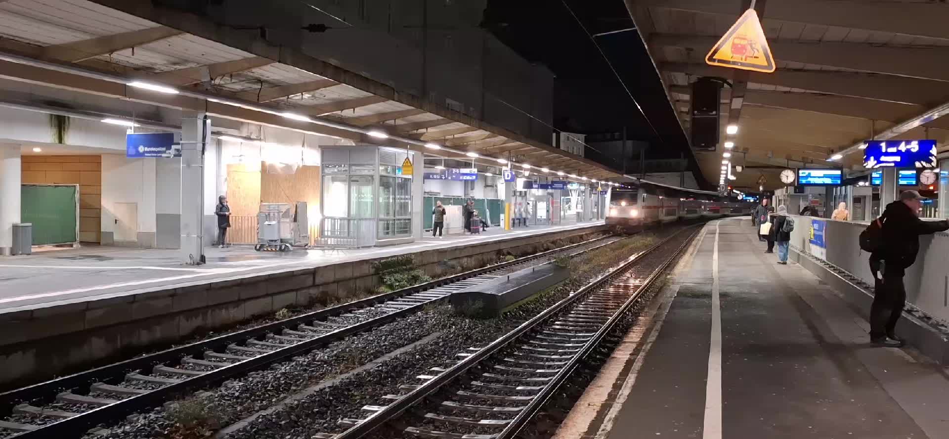 @bus/trainspotter wuppertal