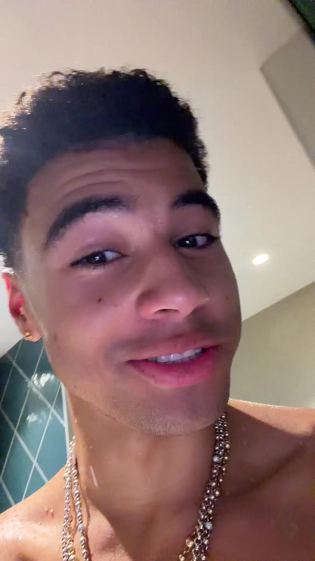 @24kGoldn