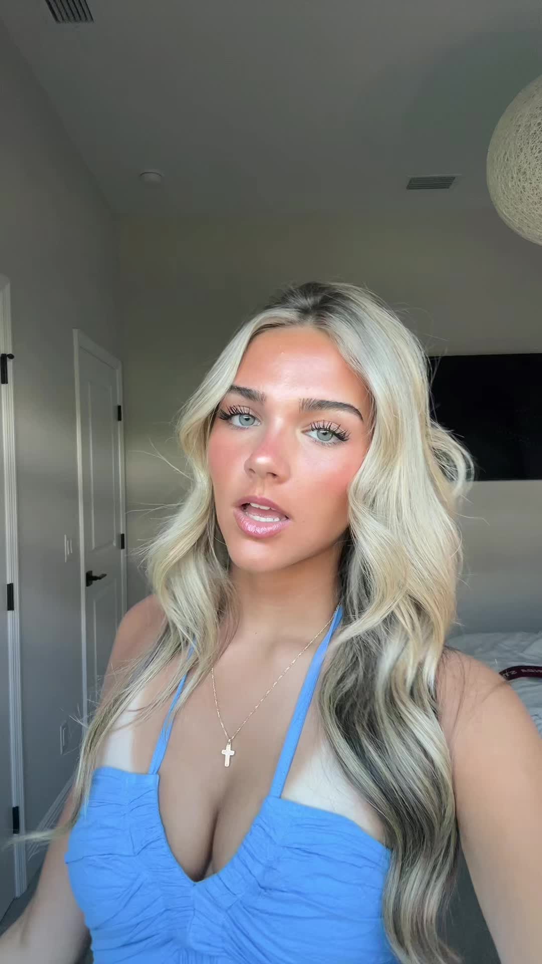 @Mia
