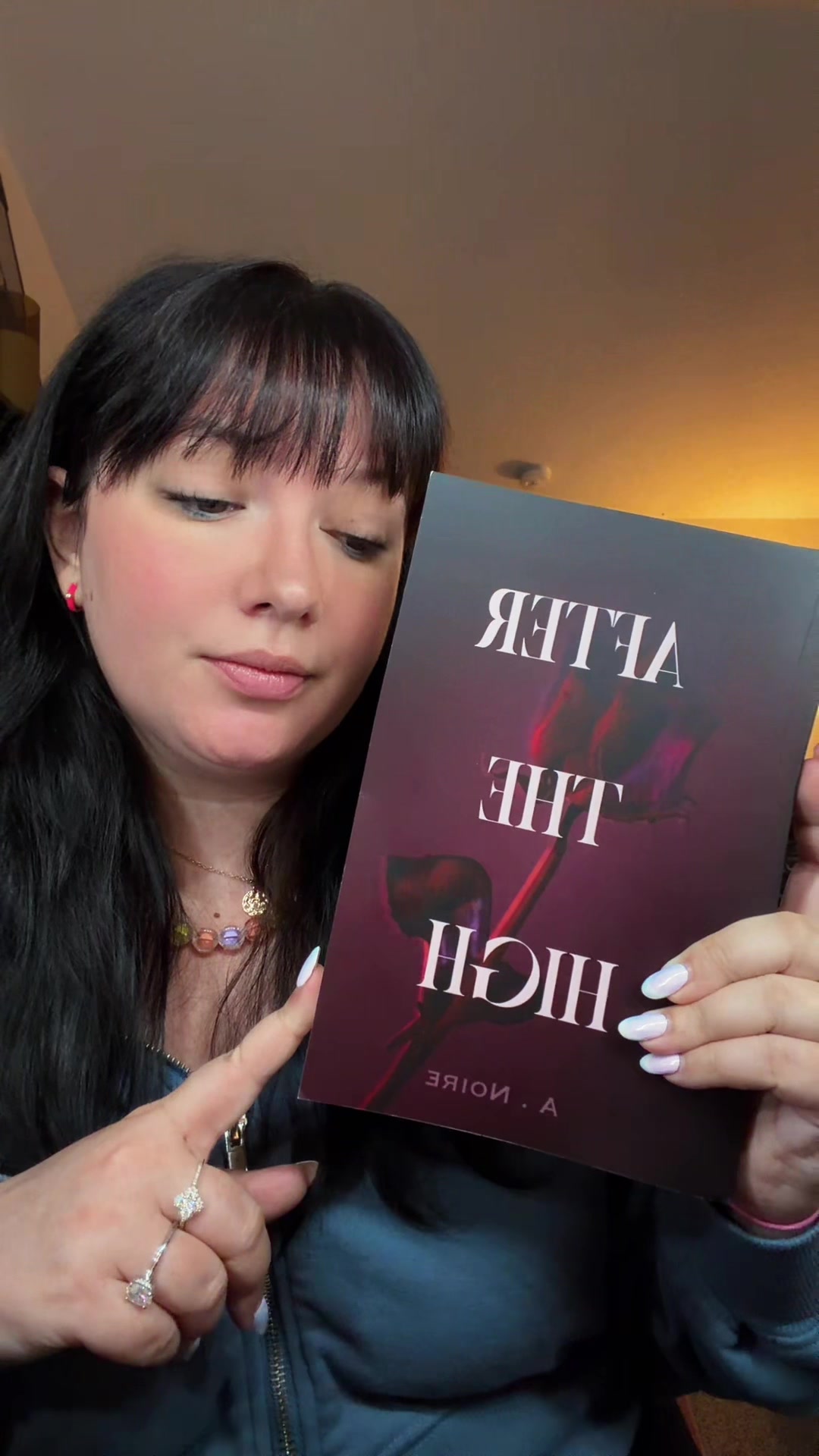 @Danielle Reads 📚☕️ 🧸