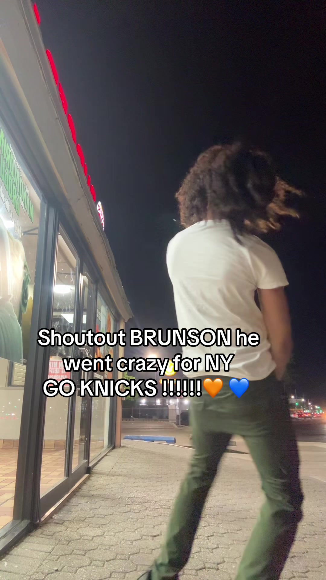 @astackzzz_