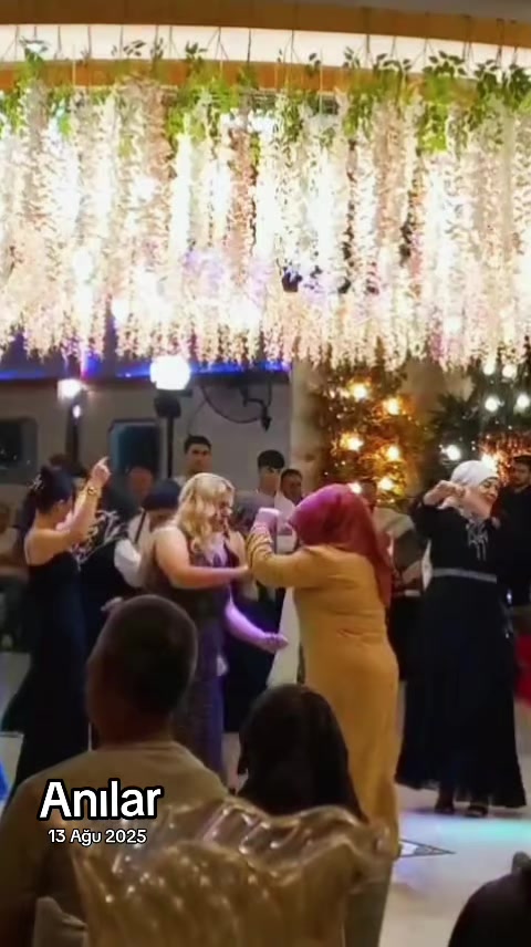 @Elisa