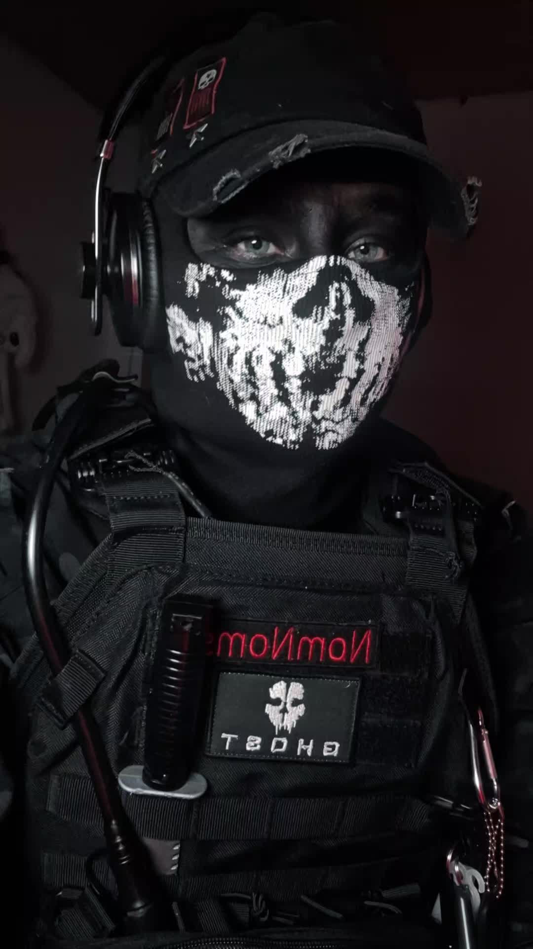 @Callsign.NomNoms (-_-)