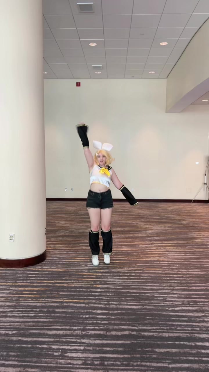 @♬    𝘤𝘦𝘭𝘦𝘴𝘵𝘦  🐹 ♪