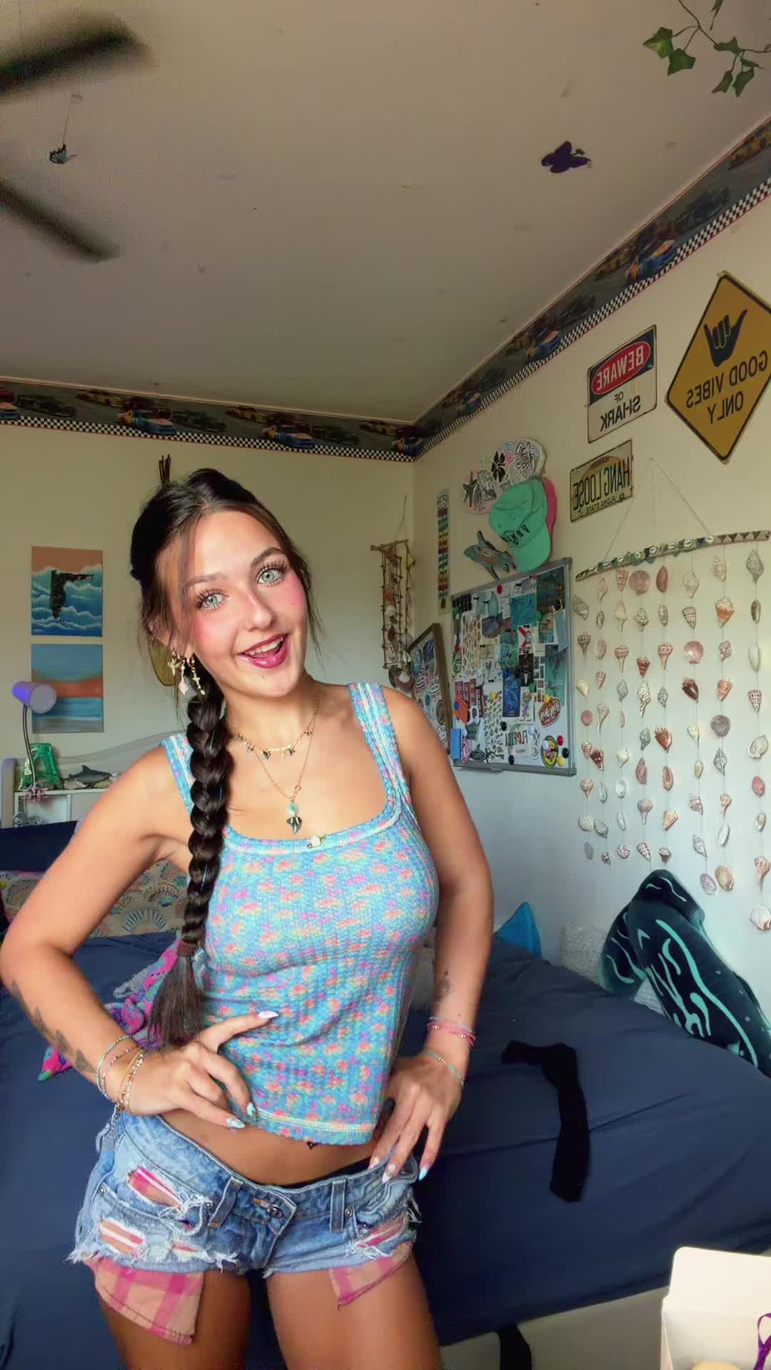 @ari🌅🌞🐚🦈