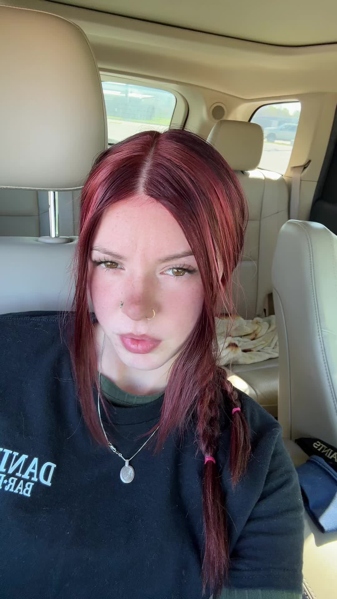 @Skyy_louann