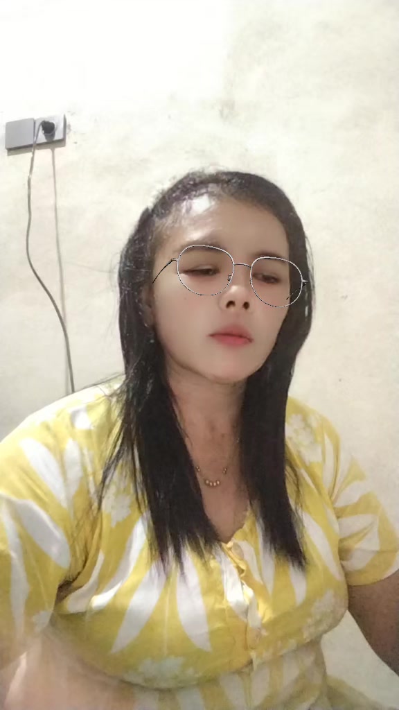 @arinaputri8146