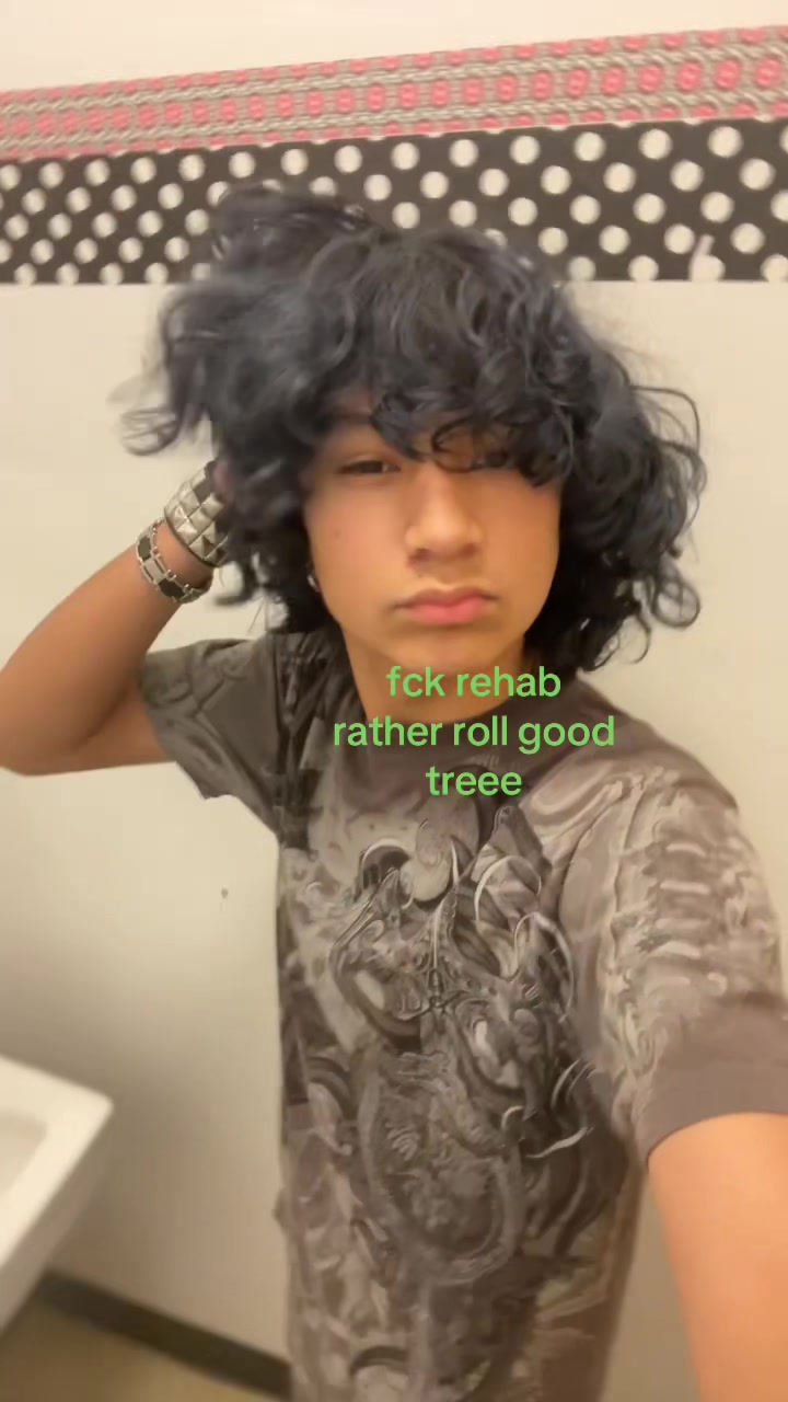 @🦈