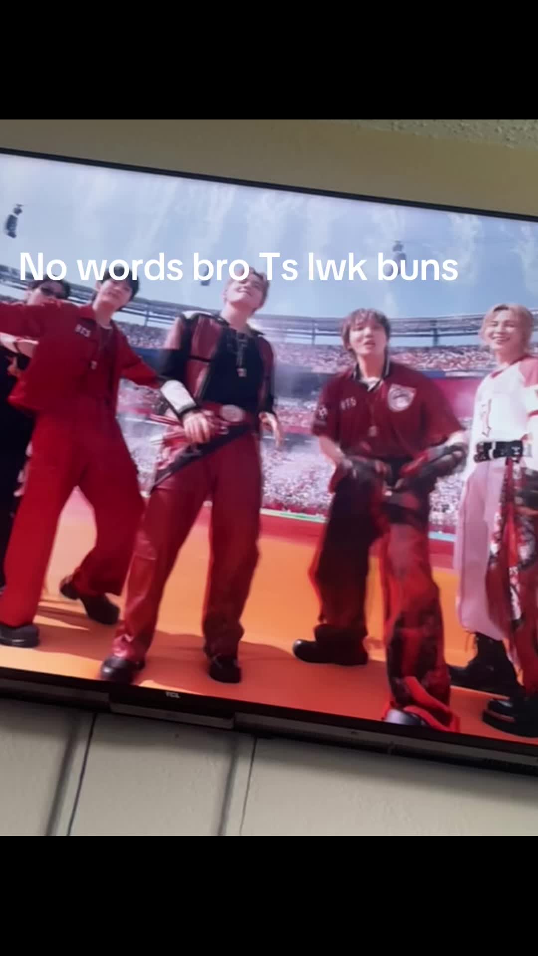@yuritwinkleballs😭✌️