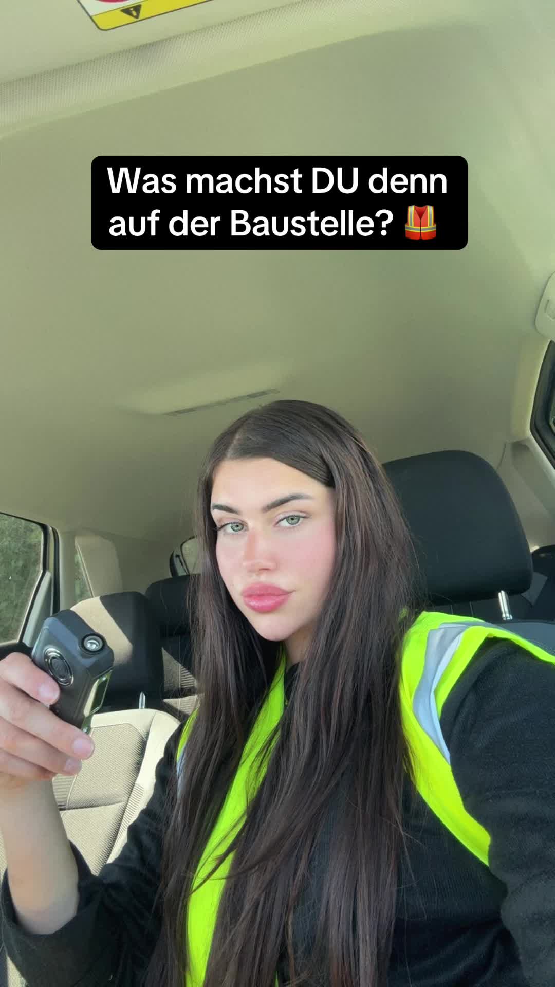 @celineglows