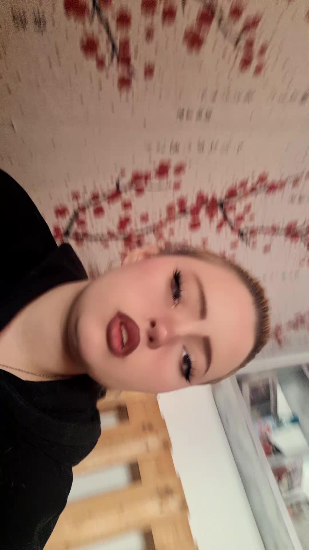 @STRAY KISS WHO!!!