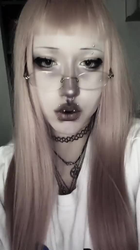 @♱ Vron ˖°🦇ִ ࣪𖤐