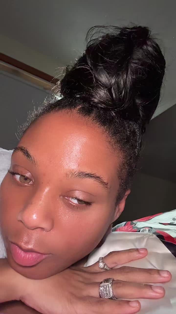 @Vanessa Unsupervised | UGC