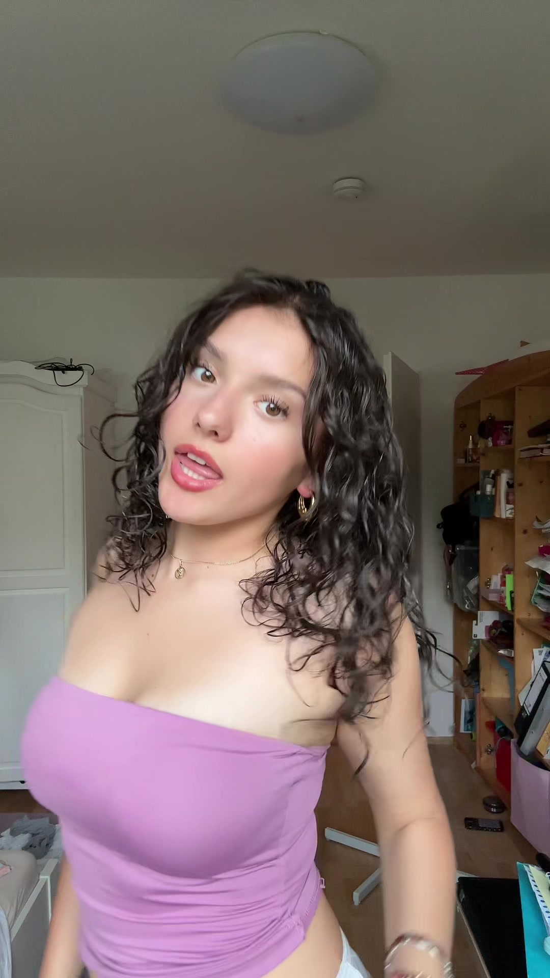 @iulia.dbr