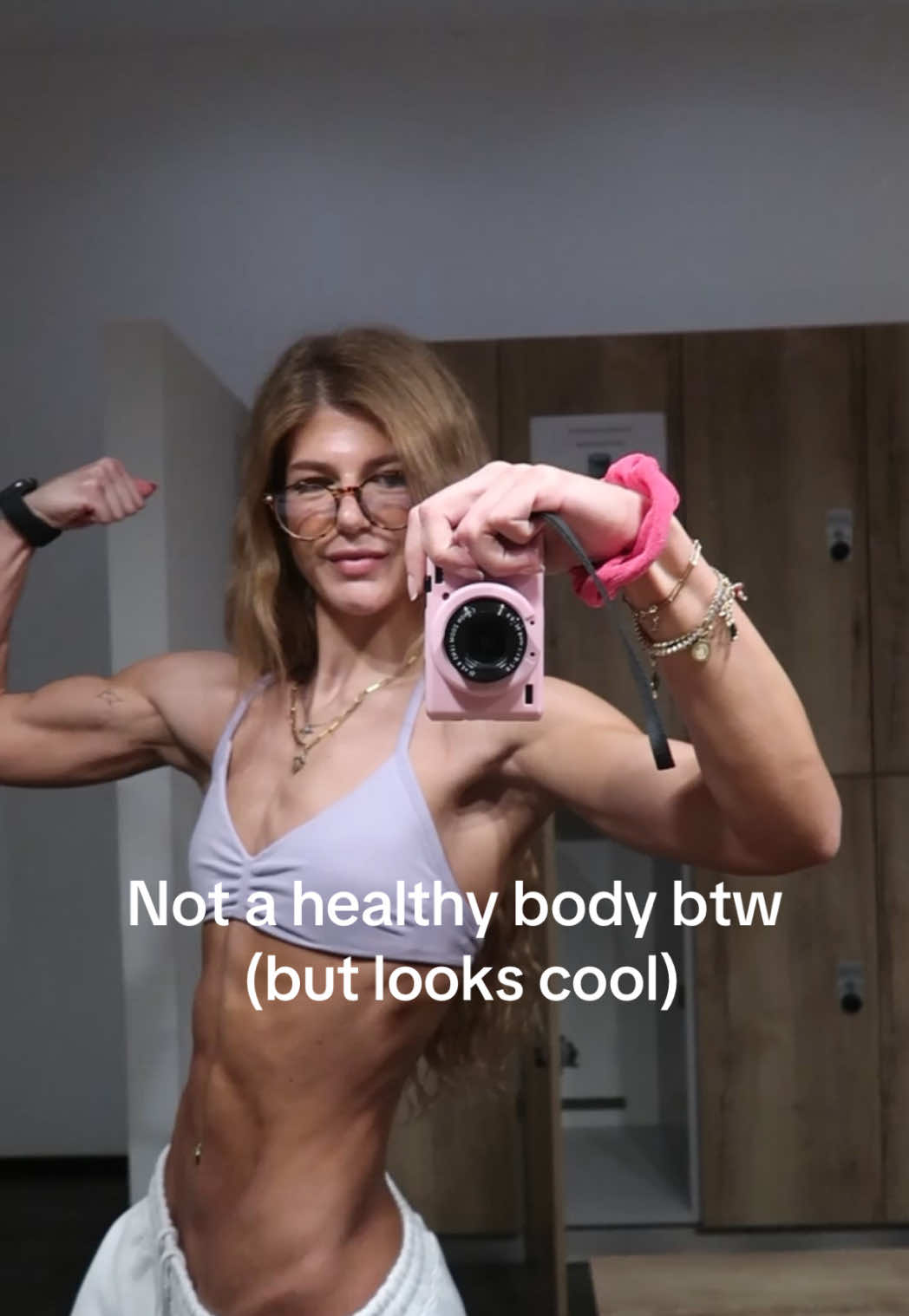 @Julia 🥥 npc bikini athlete