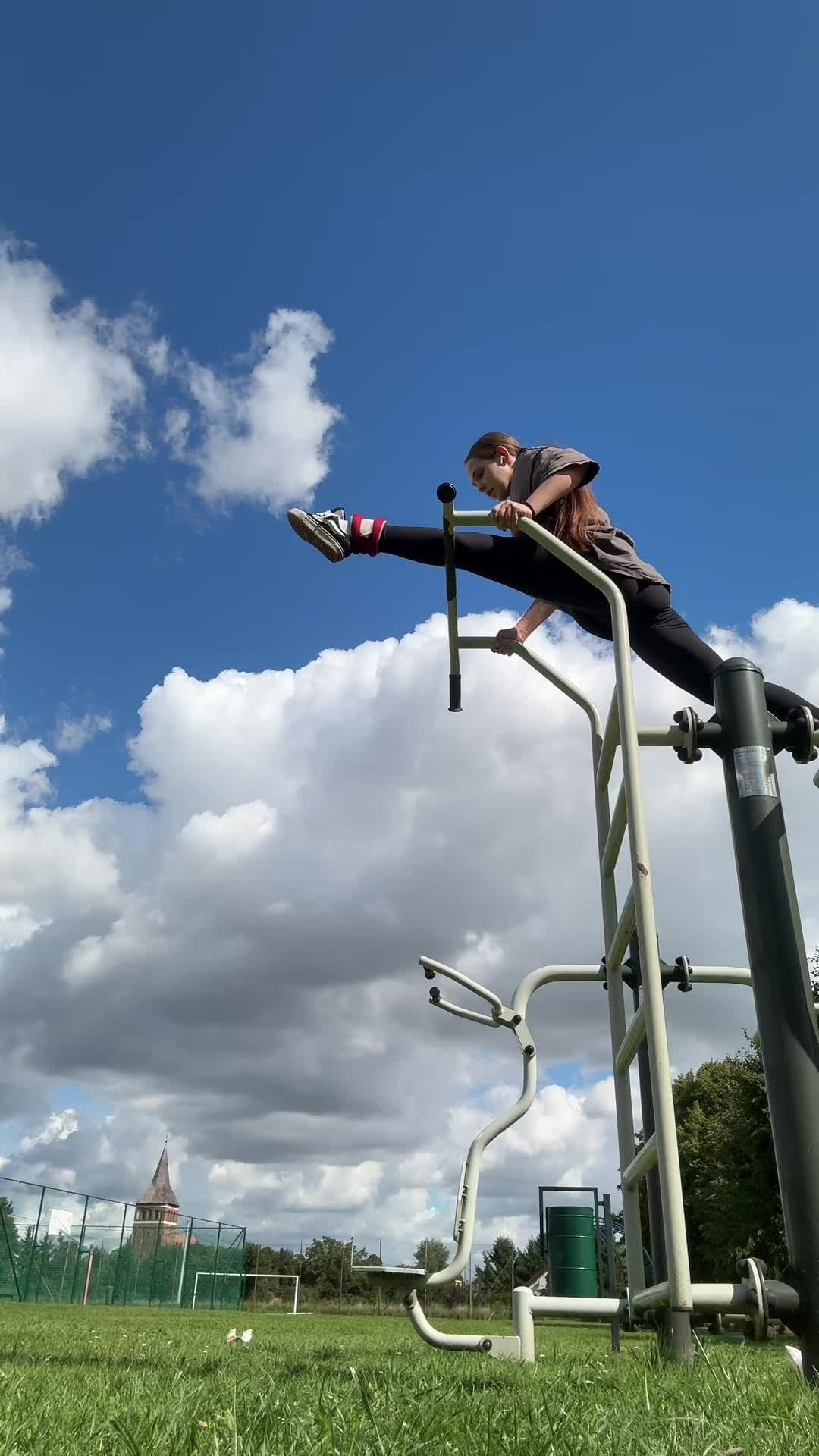 @_pole_flow_dance_pola_