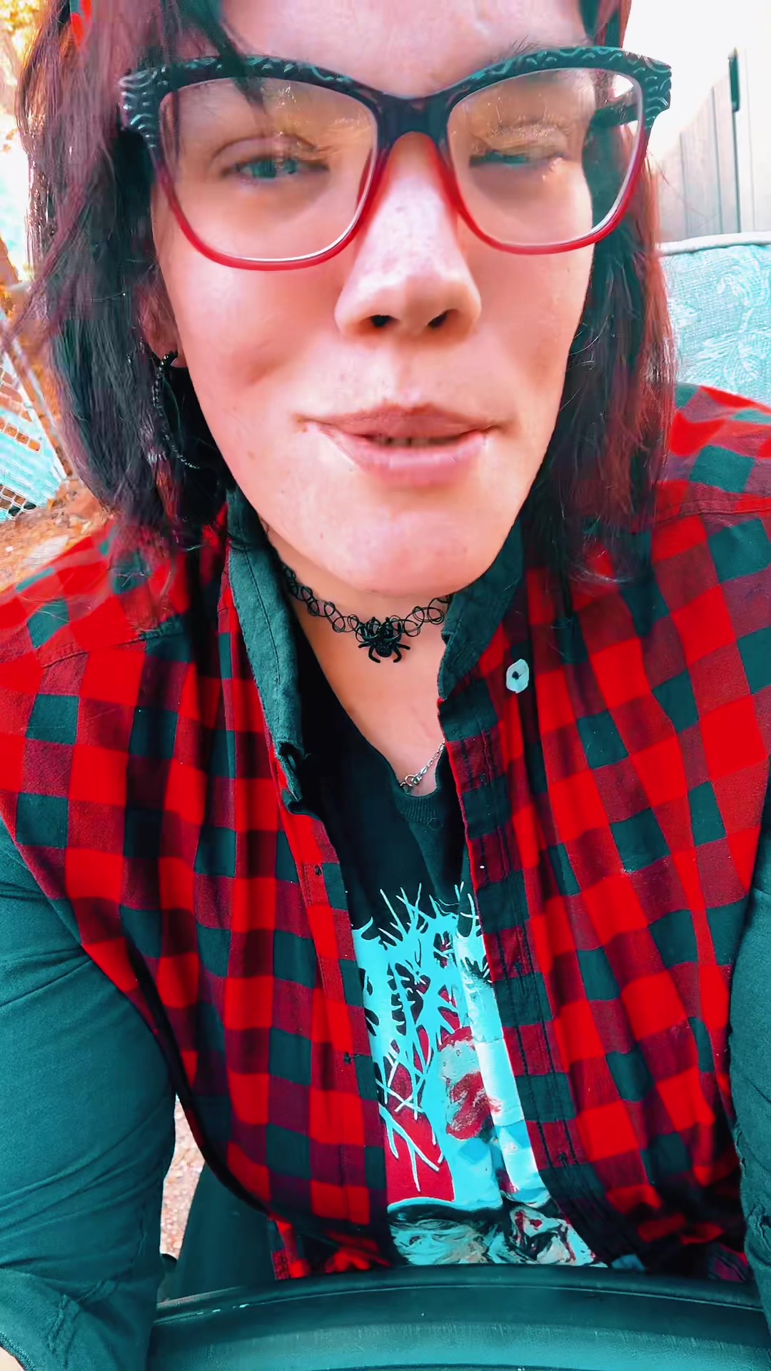 @Chaos_And_Roses89