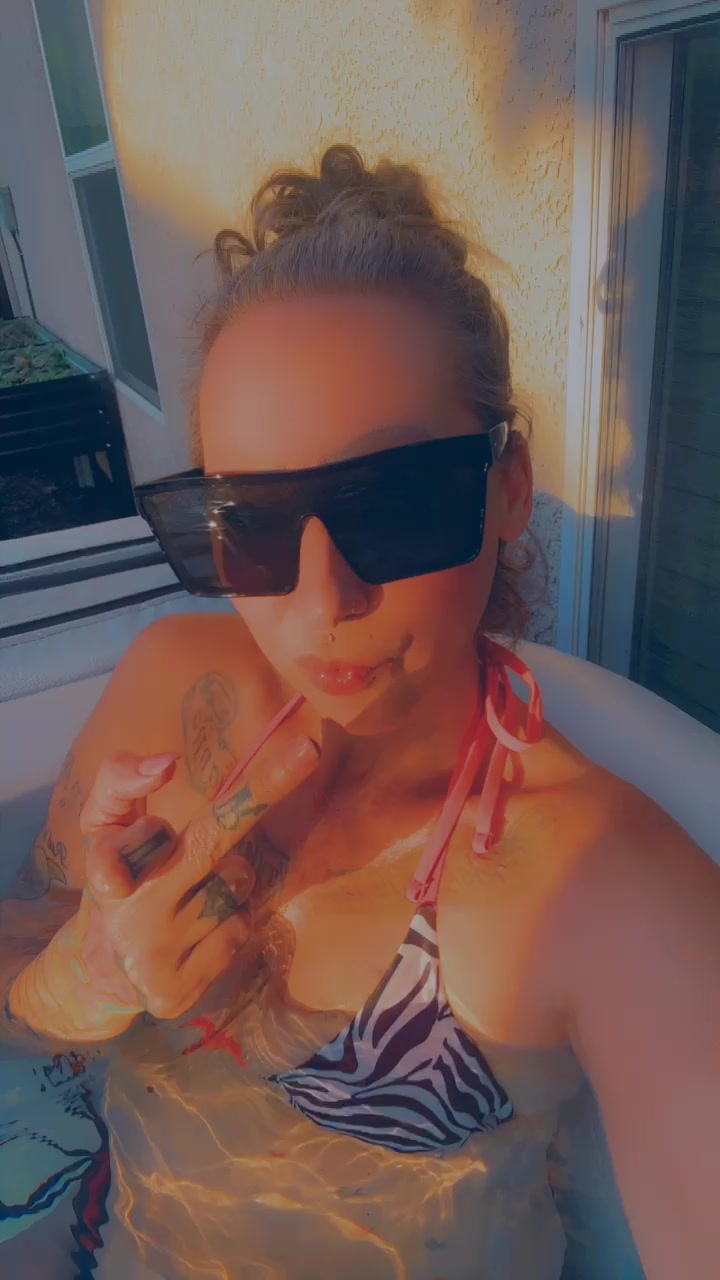 @BreaBrea💕💋🍒LayLow 🙏