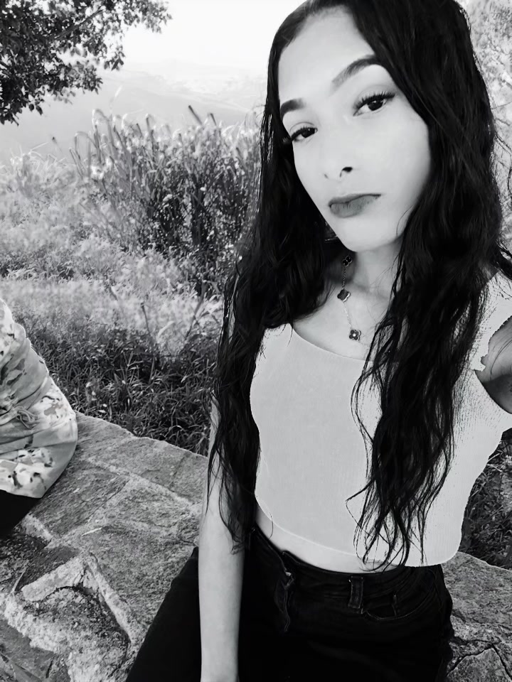 @VALENTINA😍💛