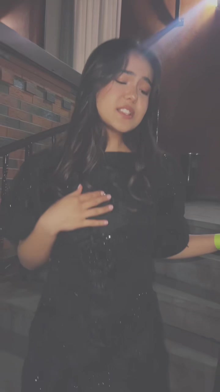 @bella