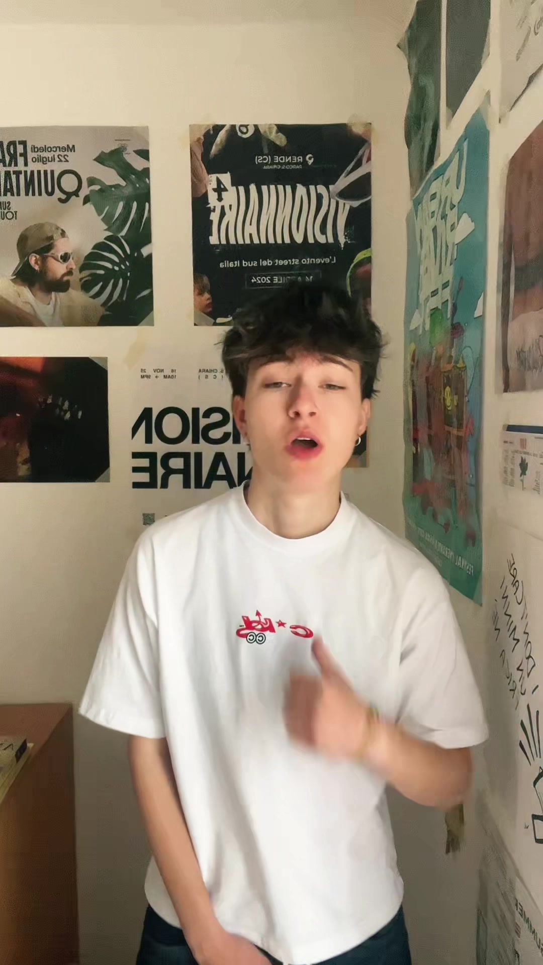 @🪰