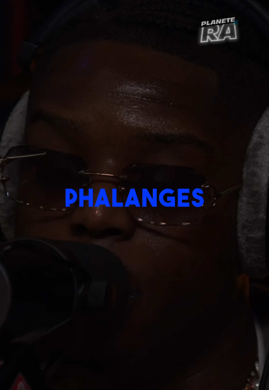 @️