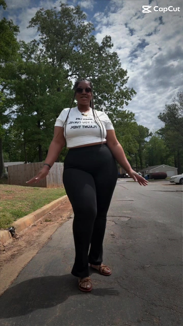 @BigYella_TheModel