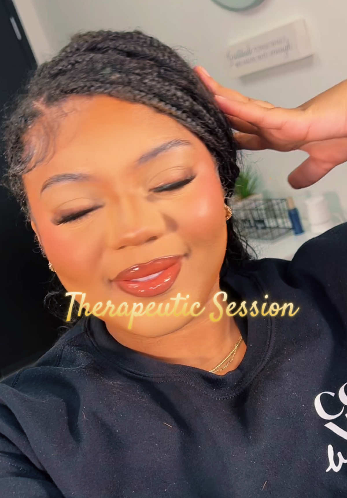 @SHA | PRO MUA & INSTRUCTOR ✨