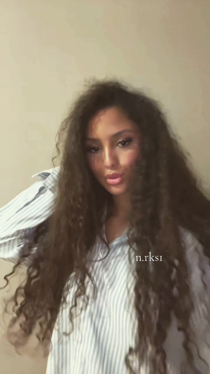 @𝟐𝟐