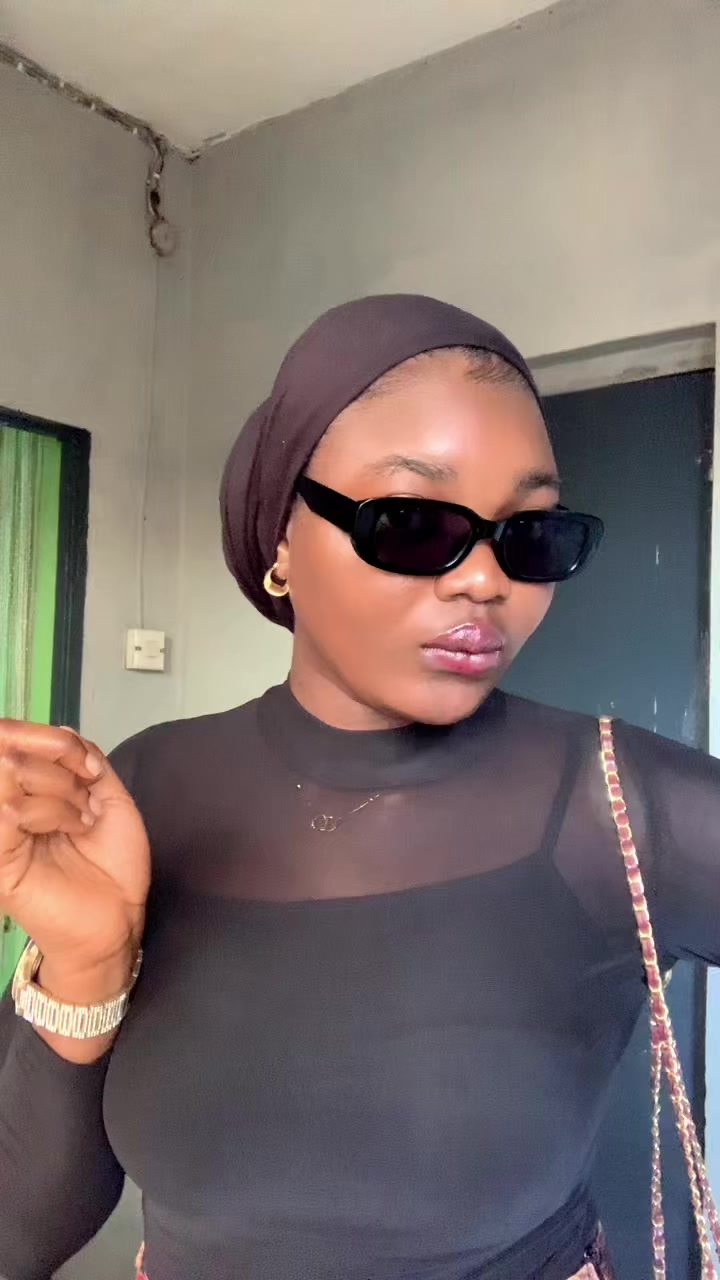 @Meenah🥺🌸