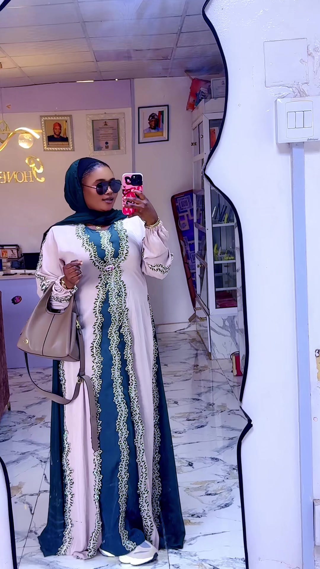@Demmy’s unique abaya in SAKI😍