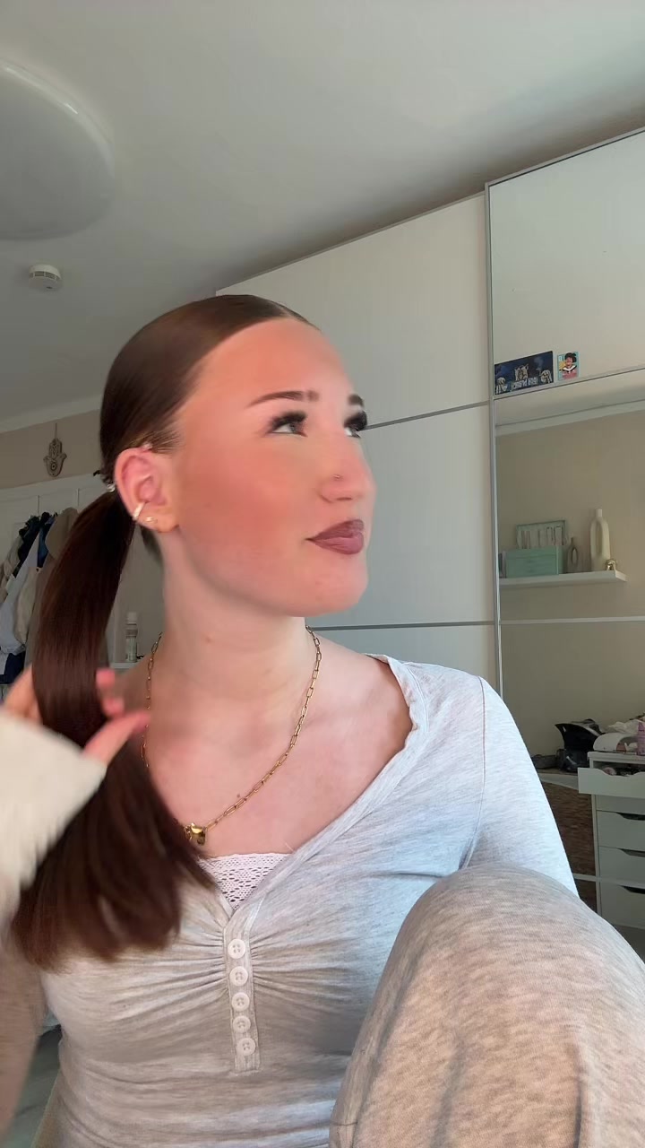 @ᴘʜɪʟɪɴᴇ⋆